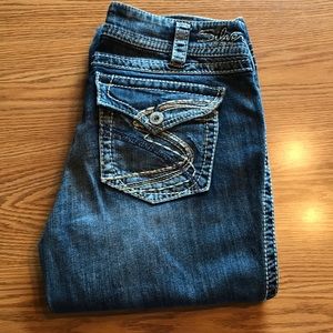 SILVER JEANS WOMEN’S SUKI SURPLUS JEANS, SIZE 33.